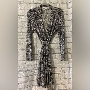 Diane Von Furstenberg Classic Wrap Dress B&W Pattern Sz 10